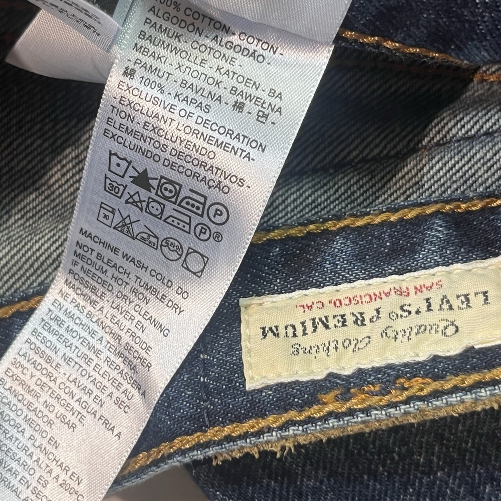 Levi's 501 Women's  Original 26x32 Premium Denim Blue Jeans‎ EUC - Picture 10 of 11